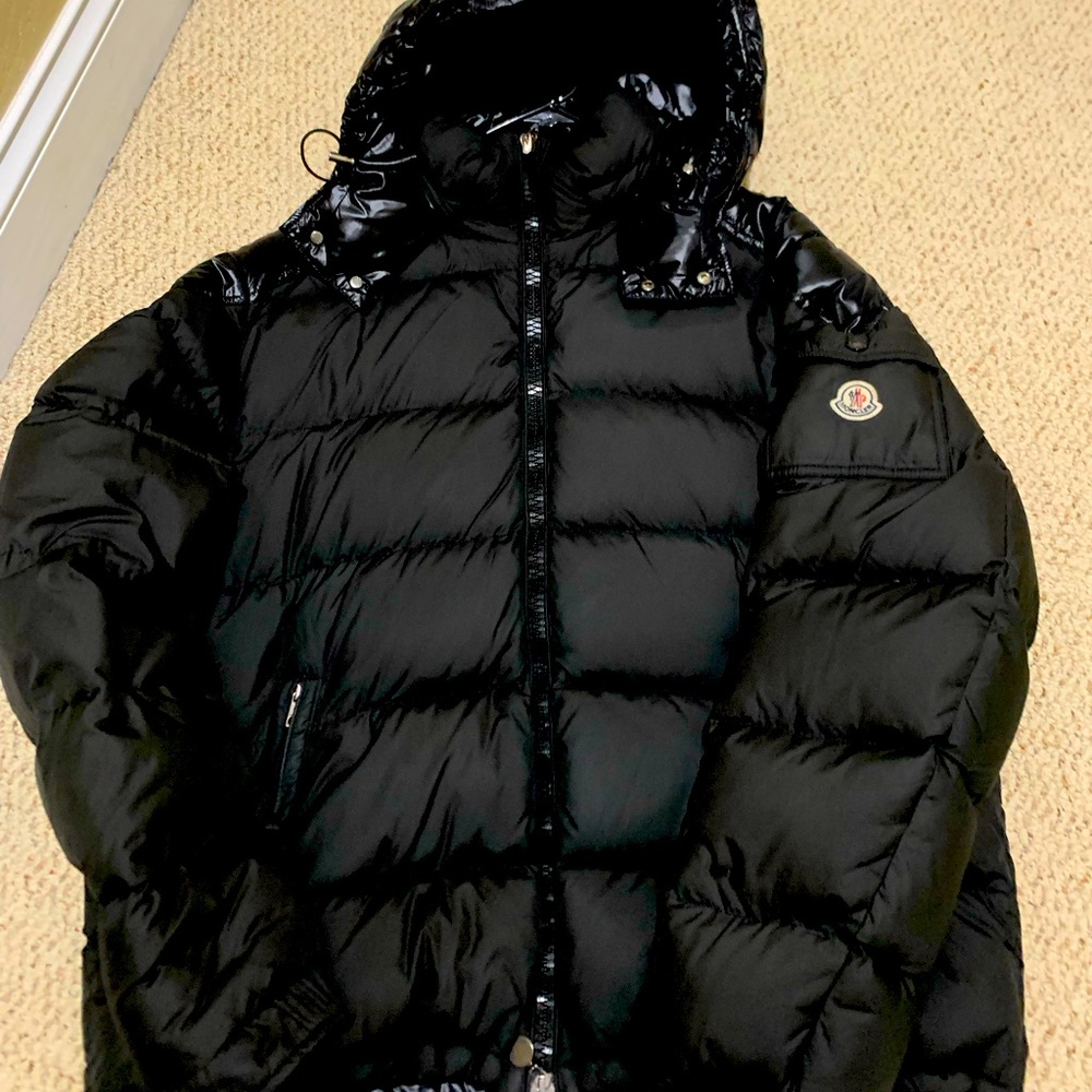 Men black Moncler two-toned puffer jacket